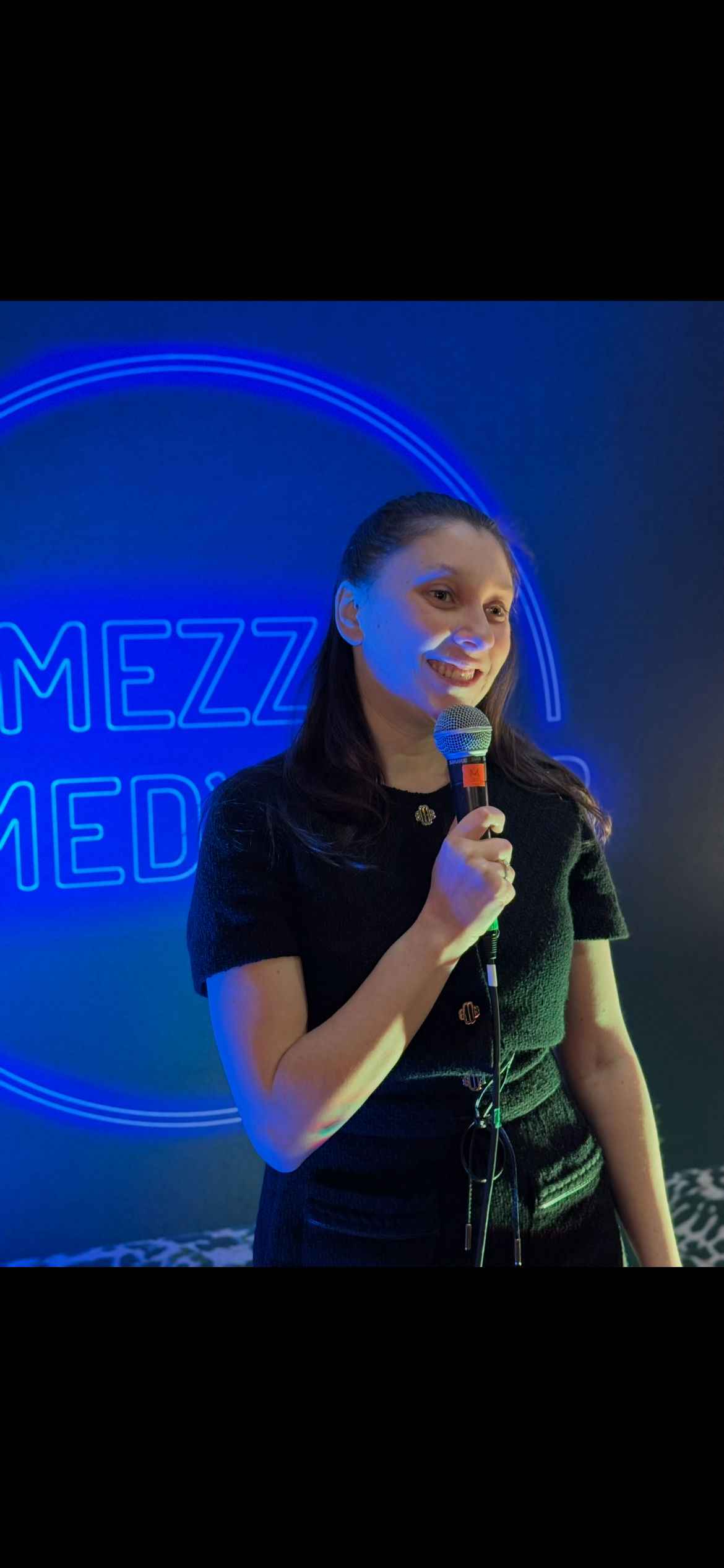 Angela Rallo-everest-comedy-club-paris